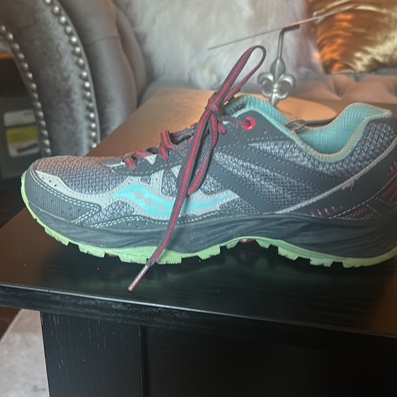 Saucony Excursion TR8 Trail Running Shoes Grey Neon Pink Womens Size 8.5 - Picture 4 of 11